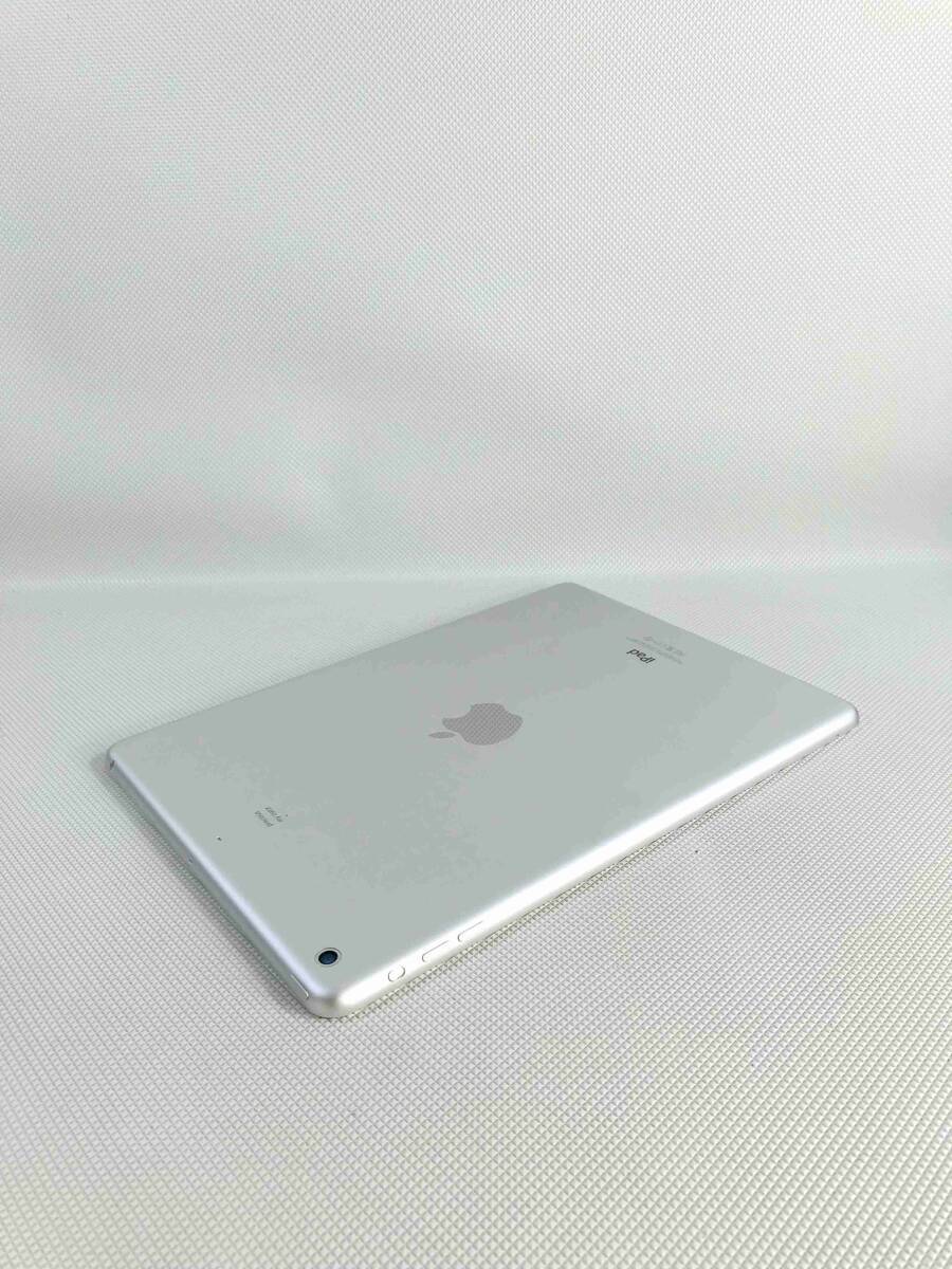 S4933◇Apple アップル iPad Air アイパッドエアー A1474 本体のみ シルバー【通電OK】240416の画像8