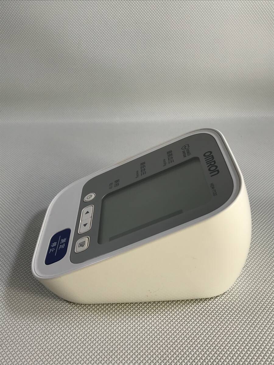 S4700◇OMRON オムロン 自動電子 血圧計 上腕式血圧計 HEM-7132【保証あり】240402_画像3