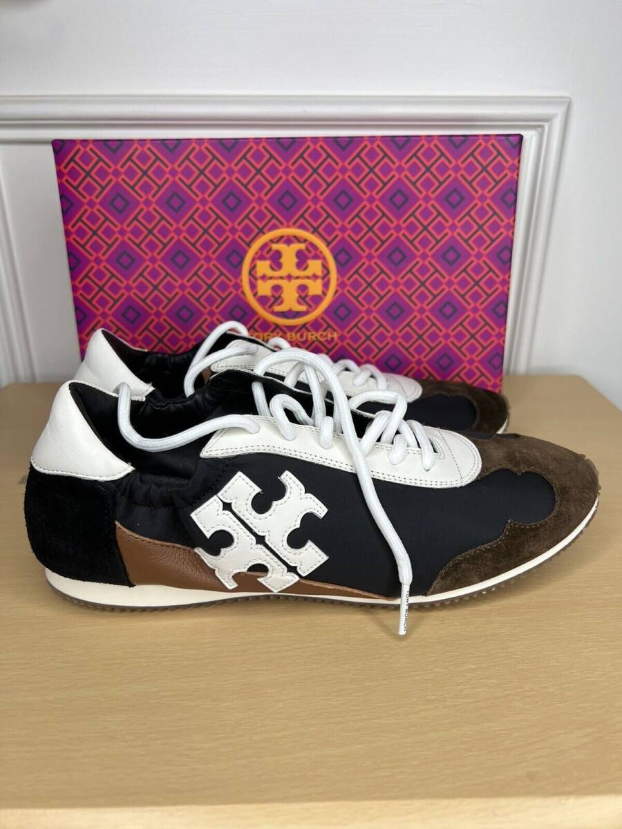 高級スニーカーをお得に！TORY BURCH Tory Sneaker新品ロゴスニーカー 75098サイズ22から22.5㎝用箱入り定価３６０００円_画像1