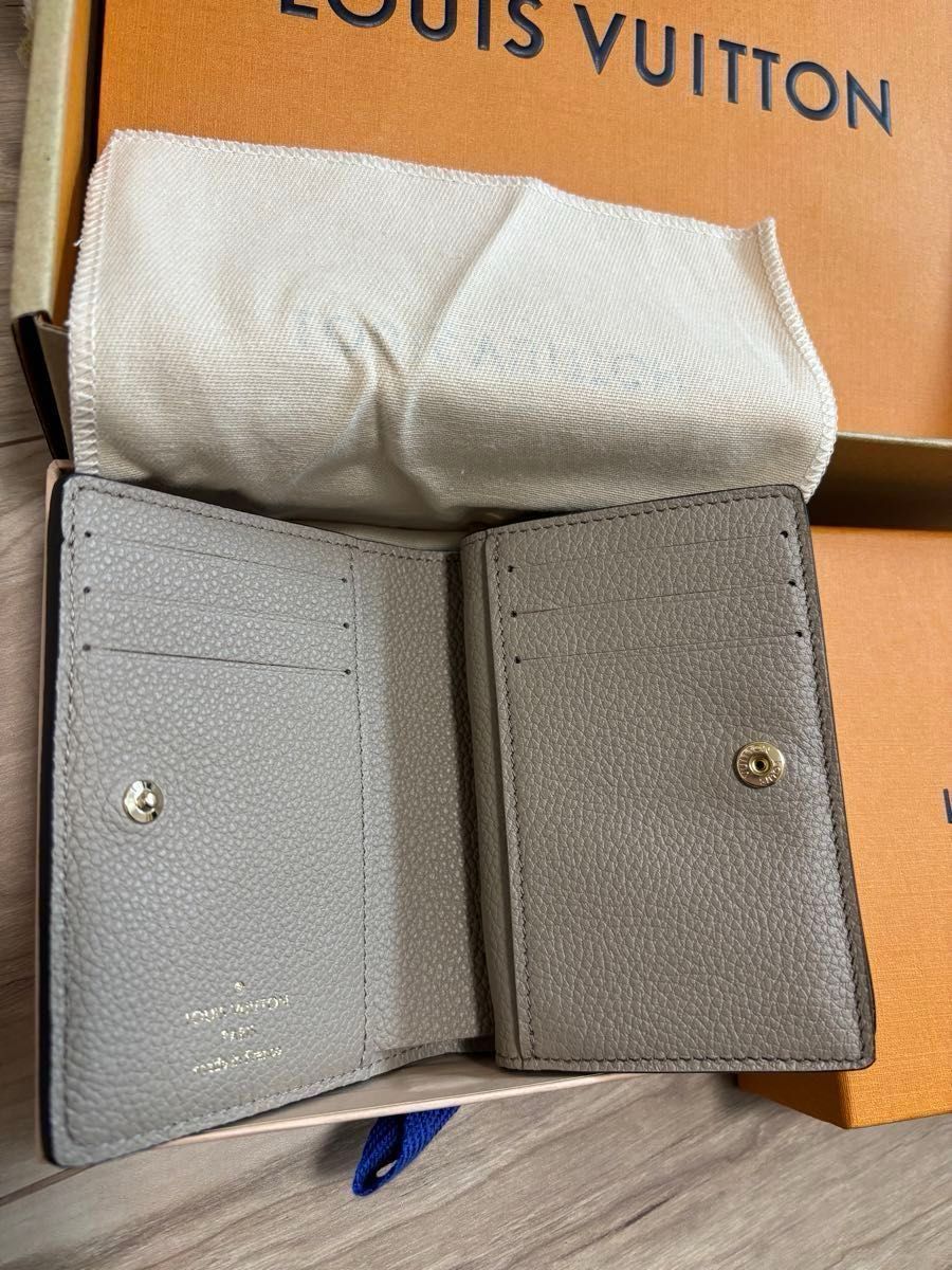 新品未使用 ルイヴィトン 財布 ポルトフォイユ・クレア 水曜日で 新品未使用 ルイヴィトン 財布 ポルトフォイユ・クレア 水曜日で