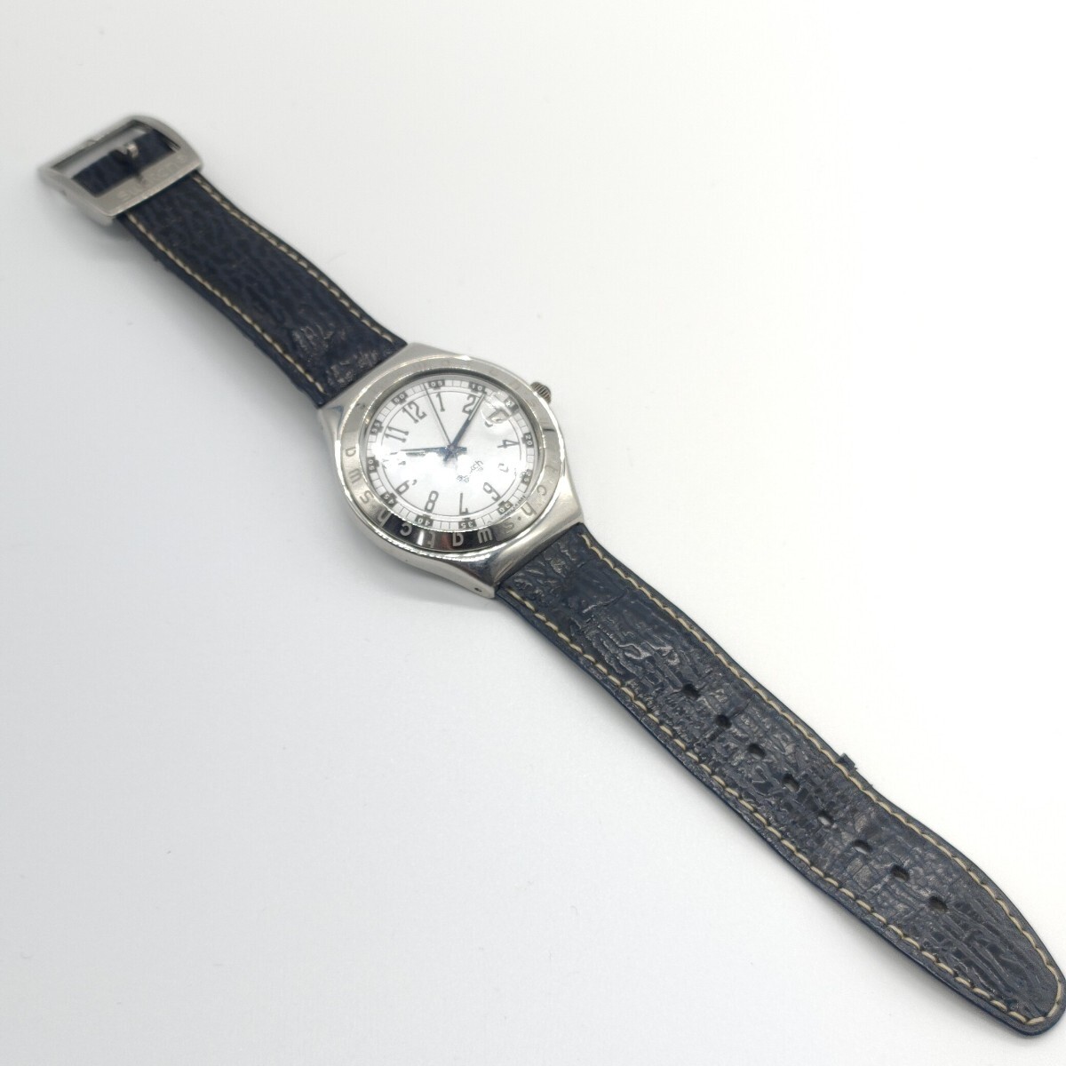 ★稼働品★ 134 Swatch メンズ 腕時計 時計 スウォッチ AG1994 クォーツ クオーツ QUARTZ SWISS MADE 3針 カレンダー レザーベルト SCHの画像8