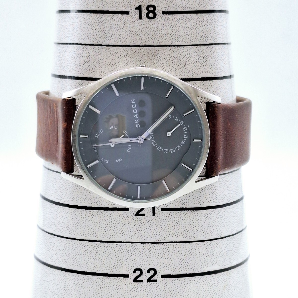 9 SKAGEN スカーゲン HOLST ホルスト SKW6264 メンズ腕時計 腕時計 時計 デイデイト レザーベルト マルチファンクション ウォッチ WK_画像5