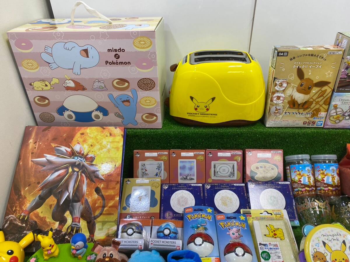 □8-140 ポケモン 雑貨 食器 大量 まとめて センター 一番くじ USJ 御三家 XY ミュウ ソルガレオ ピカチュウ イーブイ エーフィ ニンフィアの画像2