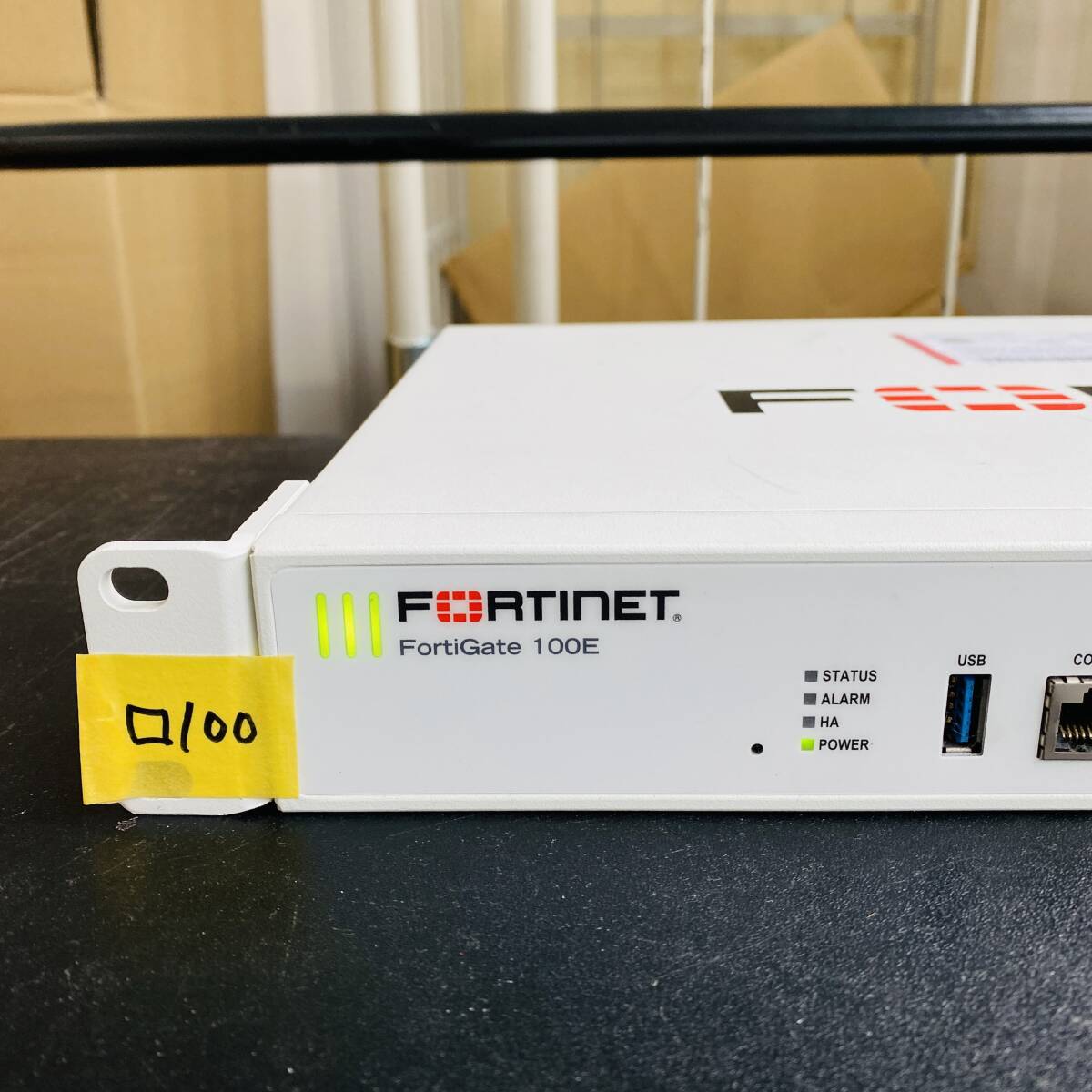 □100【通電OK】Fortinet Fortigate-100E ファイアウォール NGFW セキュア SD-WAN Webゲートウェイ フォーティネット フォーティゲート_画像3