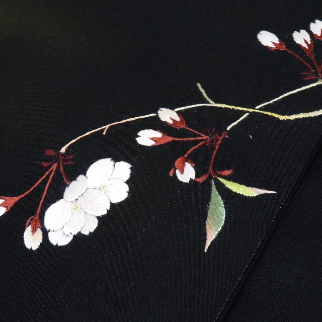 ★きもの北條★ 花の図 桜 刺繍 引箔 お太鼓柄 中古 正絹 袋帯 T664-2の画像6