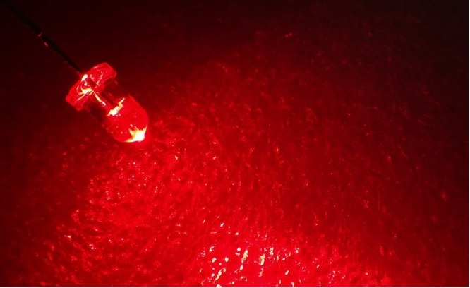高輝度LED 砲弾型 3mm 100個 赤 レッド 電子部品 電子工作に_画像1