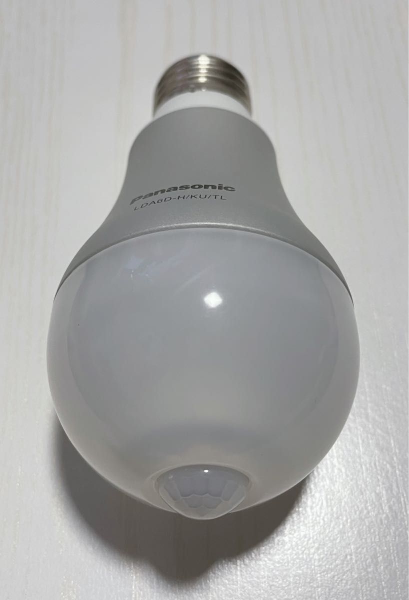 Panasonic  人感センサー付LED電球40形