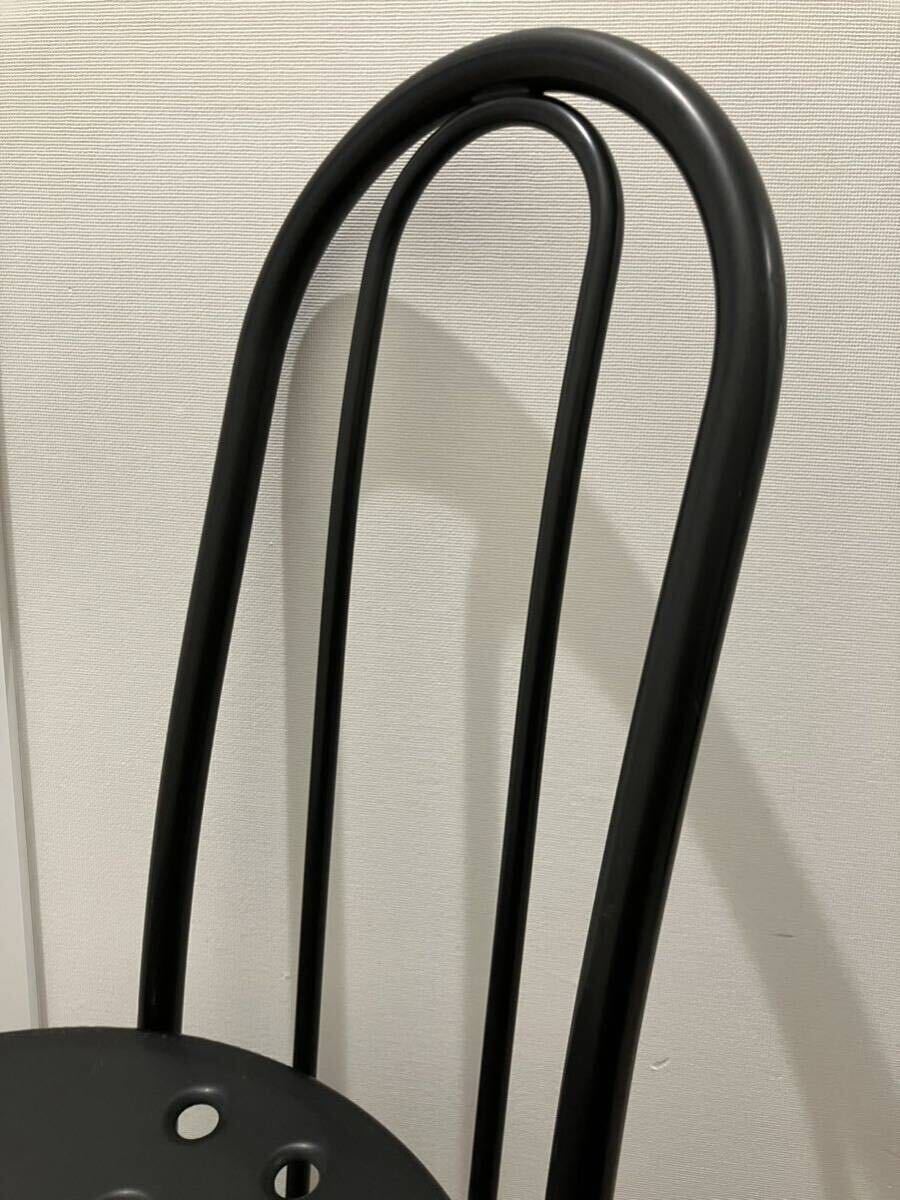 【USED】POST MODERN)The Chair with a cool impression made of iron bentwood_画像3