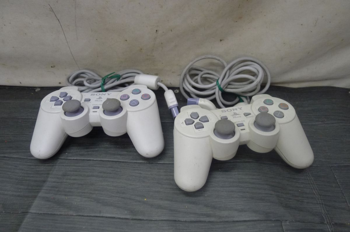 CC1288 SONY/ソニー Playstation1専用 PS1 コントローラー 2点まとめてお得セット SCPH-110 コントローラー ゲーム おもちゃ 動確OK/60_画像1