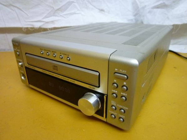 DD1001 DENON 3連奏CDチェンジャー付チューナーアンプ UD-M3E チェンジャー部動作OK 現状品 動作訳有 ジャンク扱/80_画像1