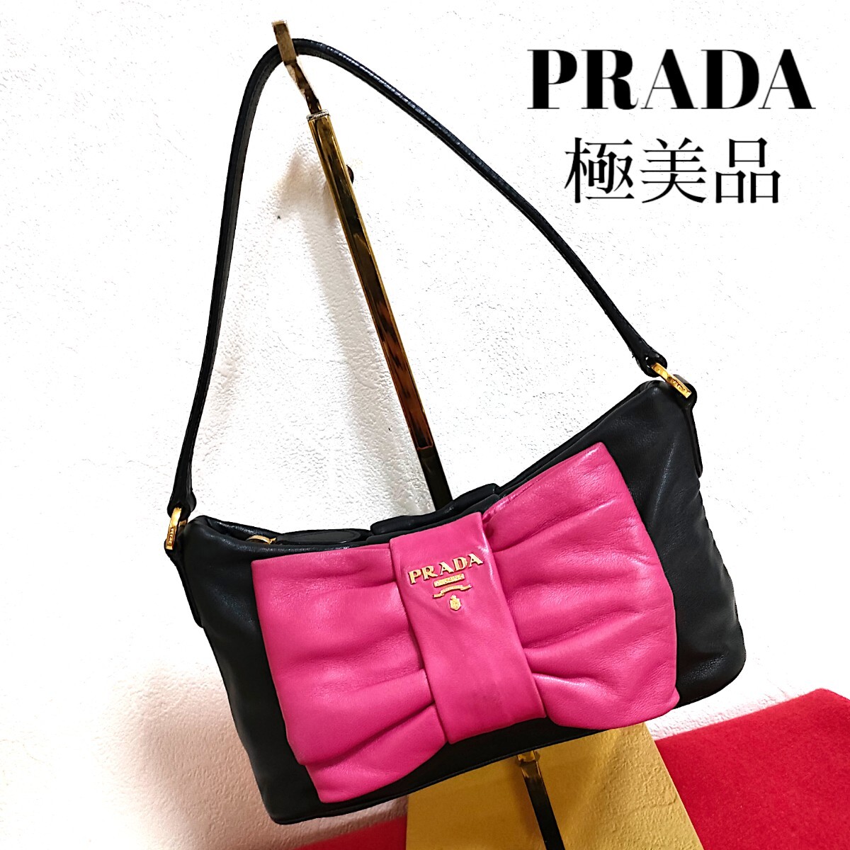 極美品 PRADA ミニバッグ リボン アクセサリーポーチ ピンク レザー ハンドバッグ トートバッグ ポーチ ブラック プラダ 美品 ゴールド_画像1