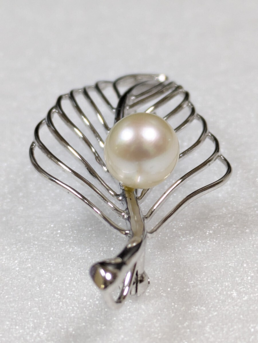  pearl | silver leaf motif brooch 
