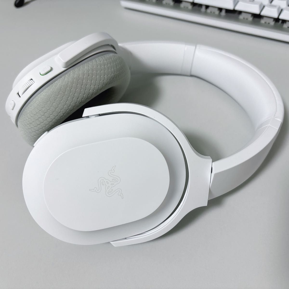 Razer レイザー Barracuda Mercury White ワイヤレスゲーミングヘッドセット