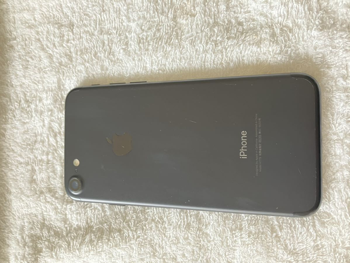 Apple iPhone 7 32GB ブラックの画像4