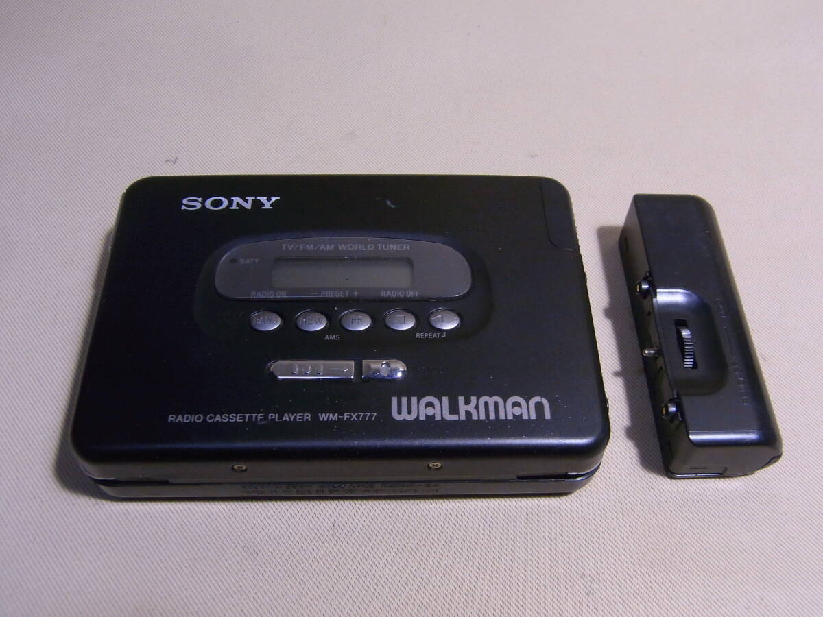 SONY WM-FX777 WALKMAN 日本製 カセットウォークマン ■ジャンク■ FM/AM 可 