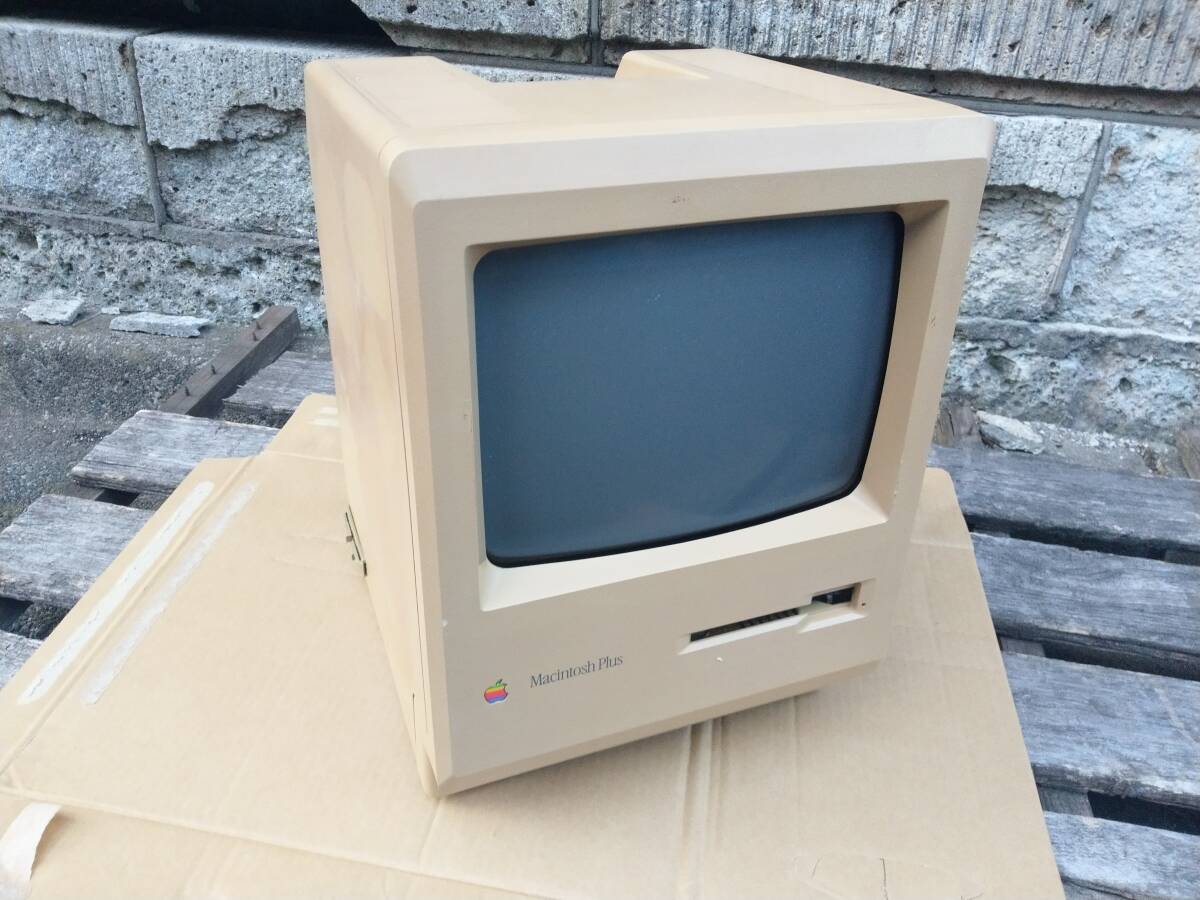 M0001A◆Apple Macintosh Plus 本体ジャンク_画像1