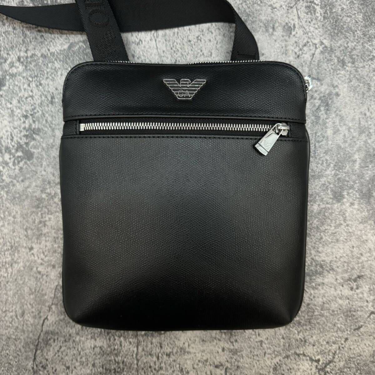 現行 極美品 EMPORIO ARMANI エンポリオアルマーニ ショルダーバッグ サコッシュ 斜め掛け 肩掛け ロゴ レザー メンズ ビジネス 本革 黒の画像2