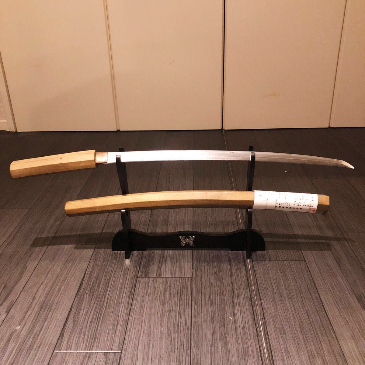 銘 兼口】 日本刀 刃渡51cm 脇差 在銘 新潟県 白鞘 登録証 銘 兼口】 日本刀 刃渡51cm 脇差 在銘 新潟県 白鞘 登録証