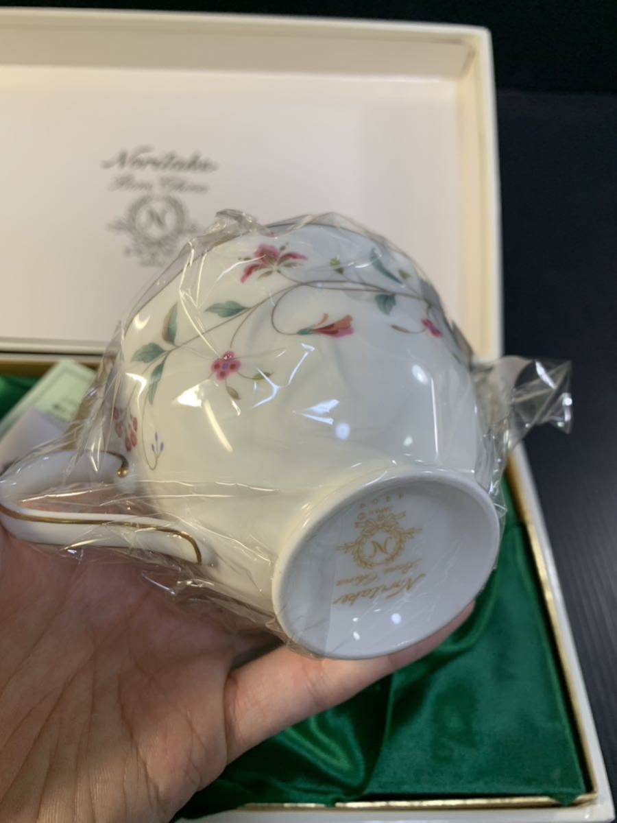 オススメ ★Noritake 4409★ノリタケ 花更紗 カップ＆ソーサー 茶器 洋食器 2客 未使用 長期保管品 6824 4409 1円スタート_画像2