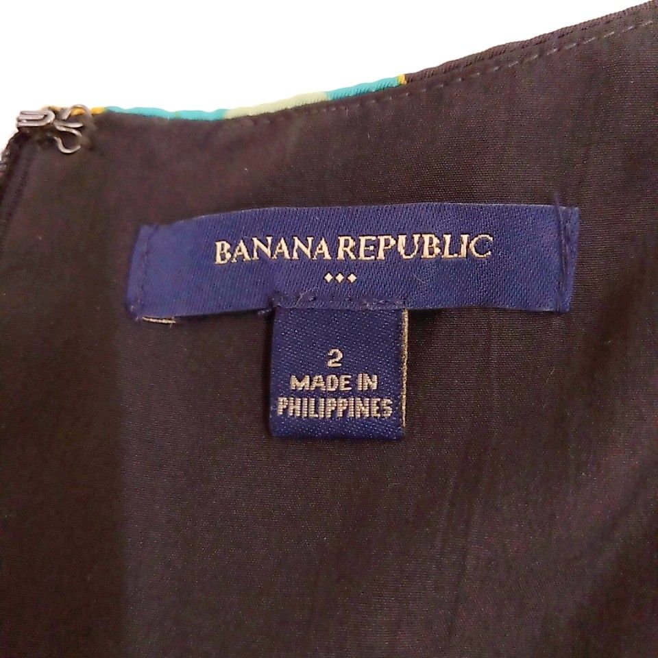 《BANANA REPUBLIC》バナナリパブリック　ノースリーブワンピース　膝丈　ボタニカル柄　フリル　ブラック　Mサイズ　