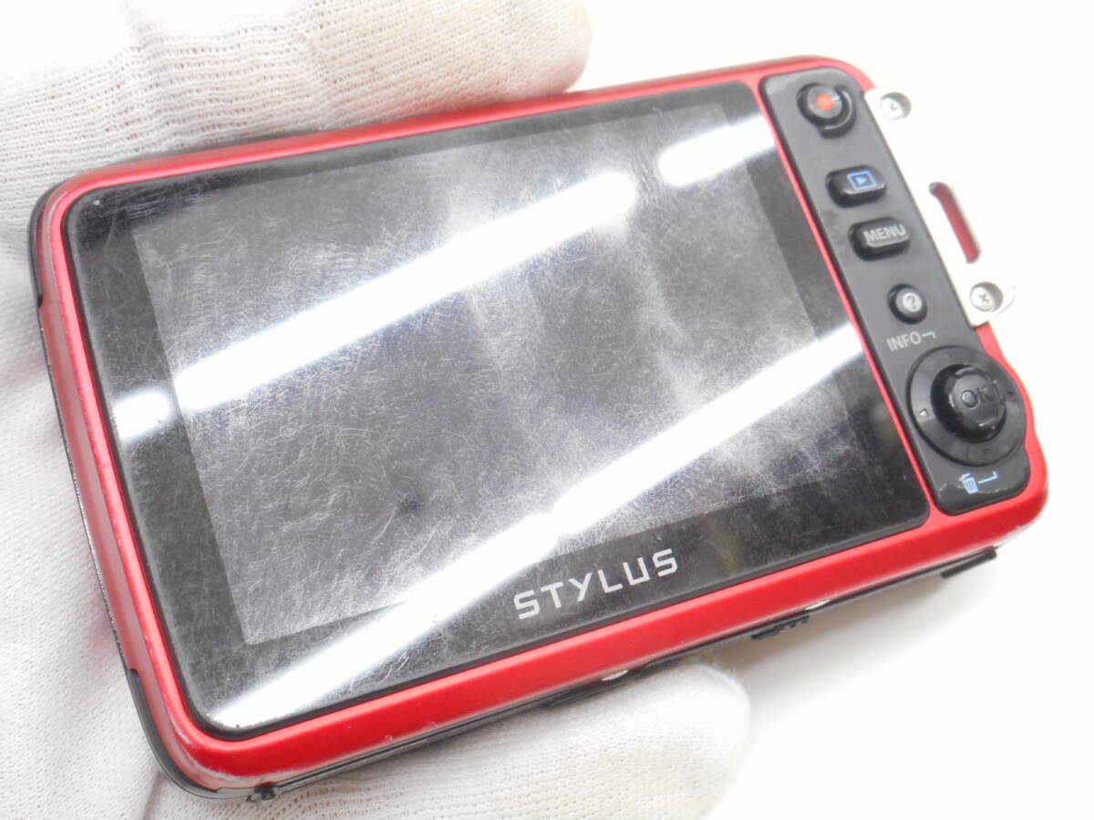 カメラ祭 オリンパス デジカメ TG-625 OLYMPUS TOUGH 赤 タフ 本体とバッテリー2個 現状稼働ですが簡単なチェックのみです 傷ありの画像6