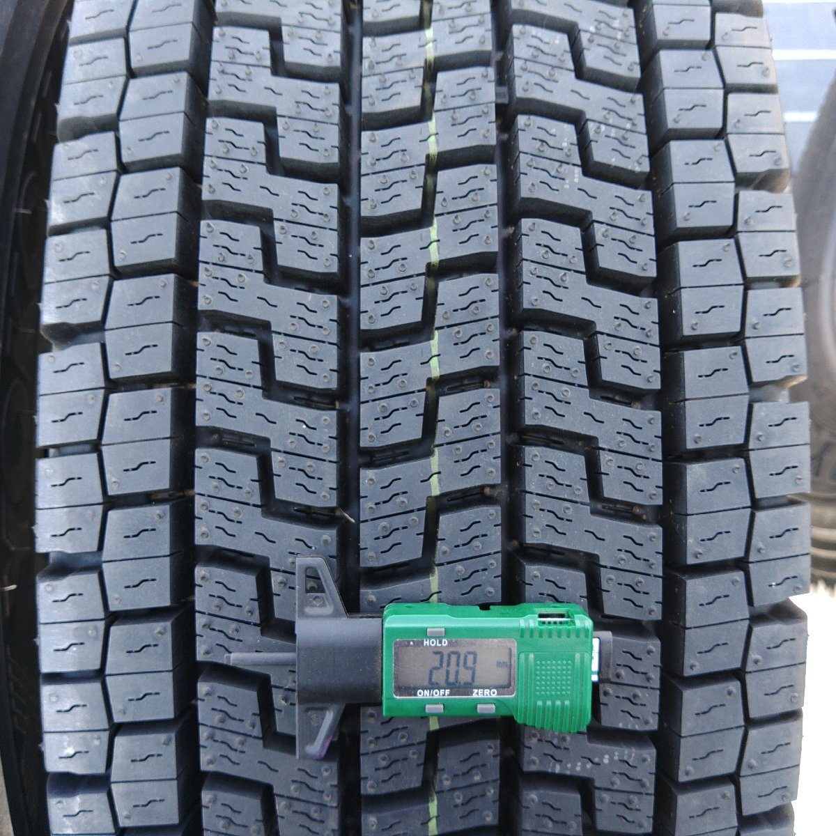 新品4本価格★オパT8841■275/80R22.5 151/148J YOKOHAMA ZEN903ZW スタッドレス★条件付送料無料★地山 高床 TB 大型 トレーラー バス_画像4