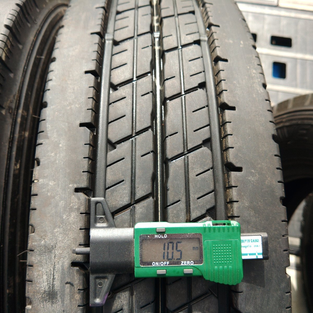 2本価格★パT8866②■215/85R16 120/118L LT DUNLOP ENASAVE SPLT38 夏タイヤ★条件付送料無料★地山 トラック バリ溝_画像3