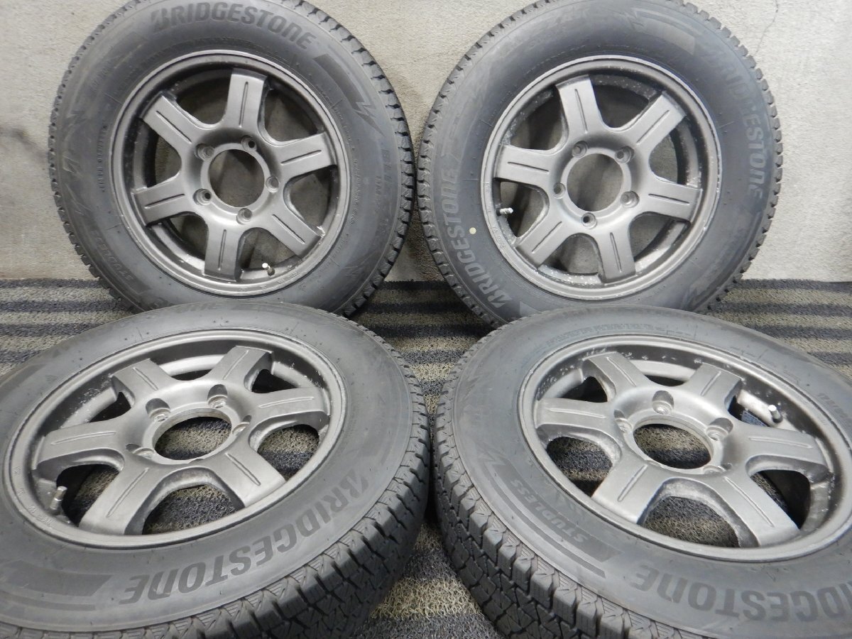 J4T7952■175/80R16 BRIDGESTONE BLIZZAK DM-V3 社外ホイール 5.5J 5H PCD139.7★条件付送料無料★2020年 超バリ溝 9分山以上 ジムニー_画像1