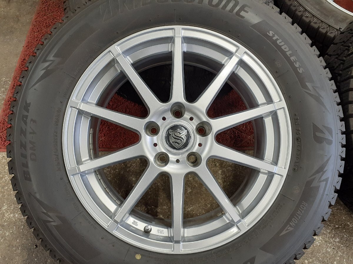 J7F4764■225/65R17 102Q　4本価格　BRIDGESTONE BLIZZAK DM-V3 ストレンジャー　送料無料 冬 ’19年 8.5分山 17×7J +38 114.3 ハブ径73㎜_画像2