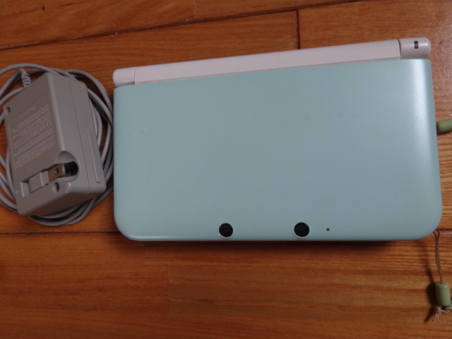 ニンテンドー3DS LL 本体 タッチペン付き 充電器付き ミント×ホワイト ジャンク品 任天堂の画像1