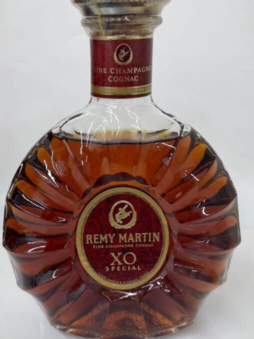 E【未開栓】REMY MARTIN レミーマルタン FINE CHAMPAGNE COGNAC XO SPECIAL コニャック 700ml 40% 箱付き【古酒】 の画像2