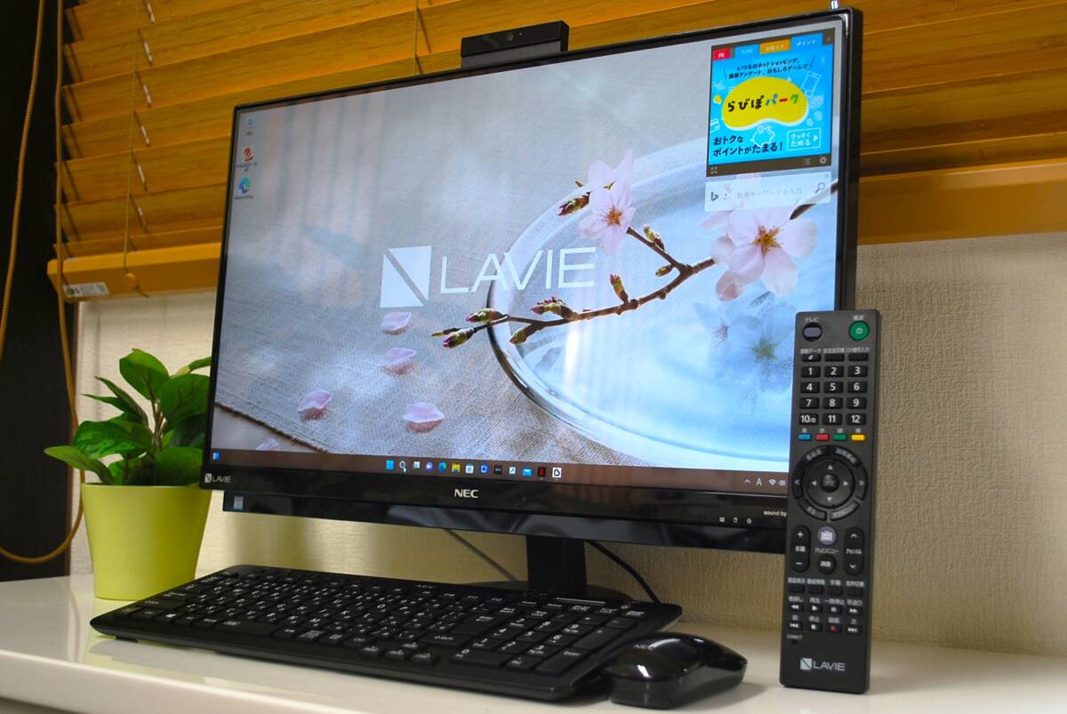 ★☆23.8型フルHD / LAVIE desk all in One/ 高速新品SSD / 第７世代Corei7 /16GB/Office2021/Wチューナー3波TV&ハイレゾ/Blu-ray/hb35☆★の画像1