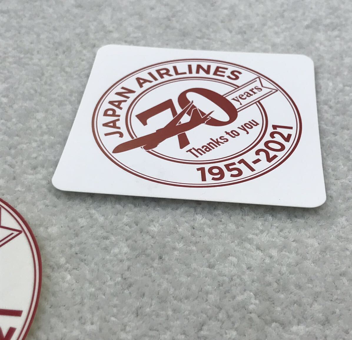 JAPAN AIRLINES 70周年 ・ステッカー・コースター？　2枚セット　日本航空　記念　JAPAN AIRLINES AMABIE シール メッセージ カード？_画像3