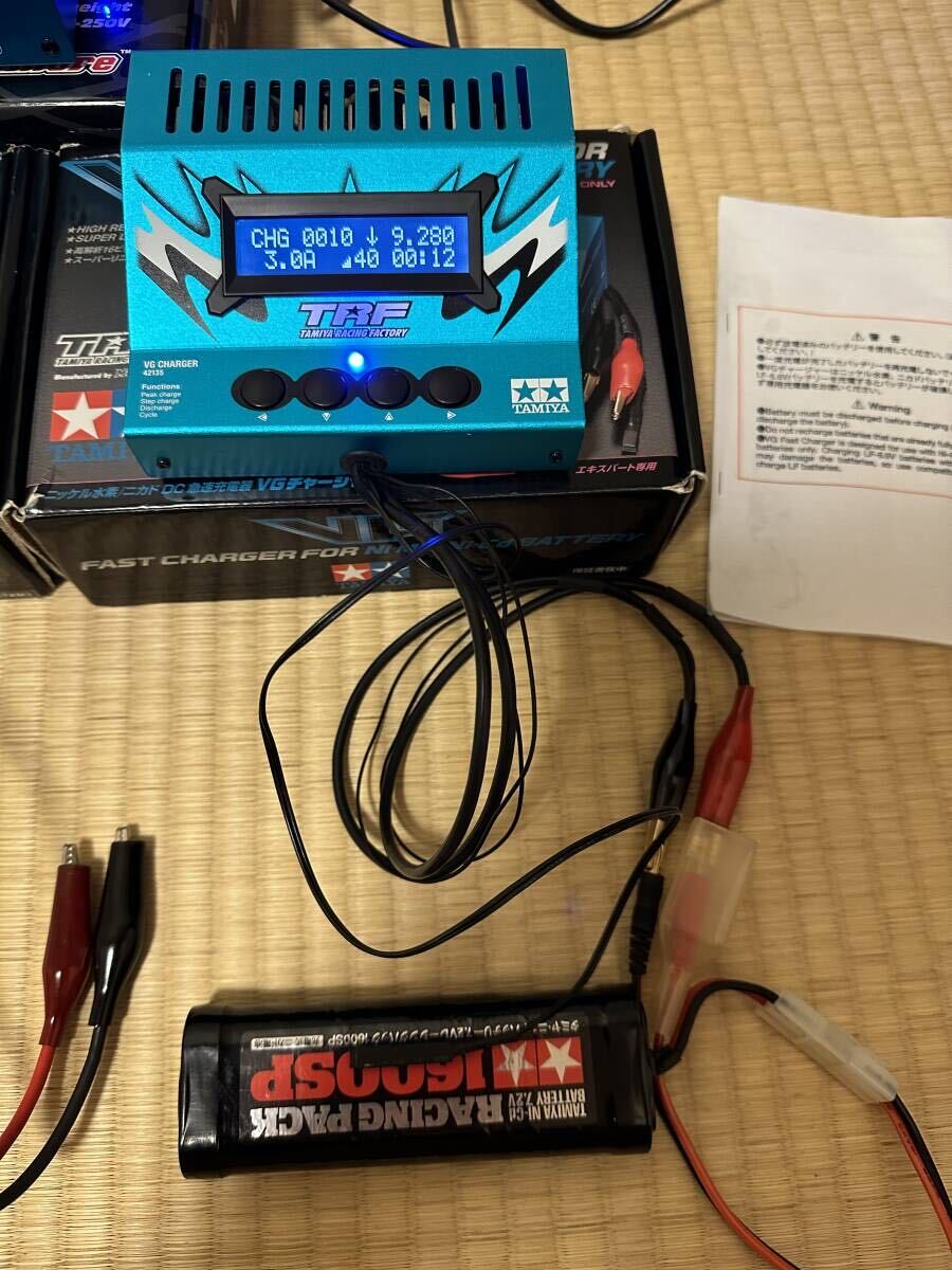  タミヤ TAMIYA TRF VGチャージャー パワーマスター　モーターマスター　他　検索用：VG CHARGER POWER MASTER MOTOR MASTER_充電中の写真