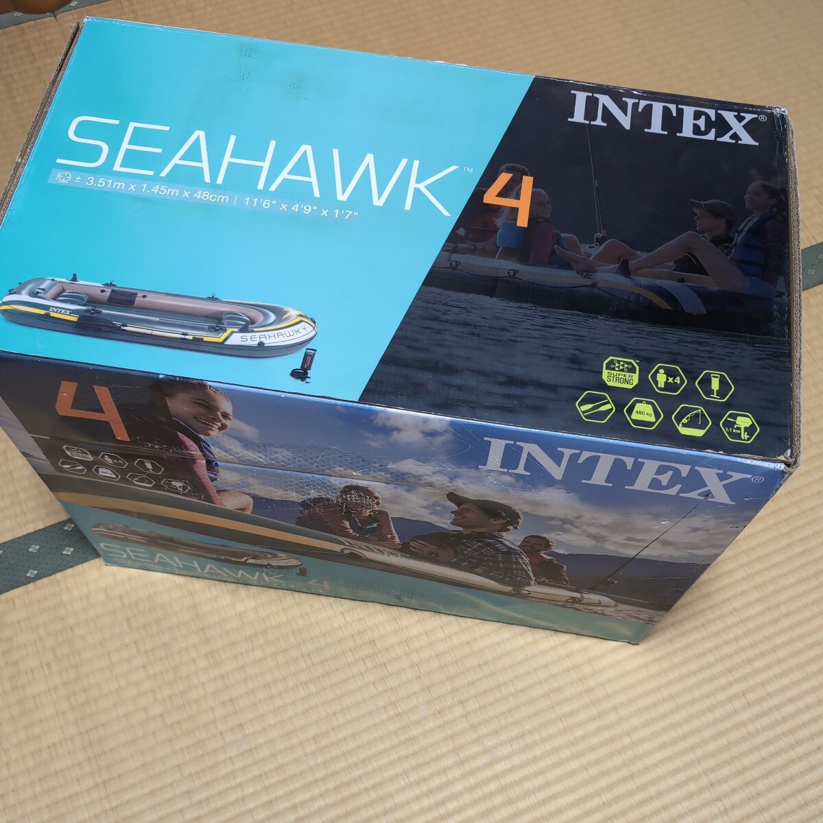 未使用品　送料無料　インテックス　シーホーク4 INTEX Seahawk 4 Inflatable Boat Set　4人乗り　釣り　海水浴　ボート　釣りボート_画像1