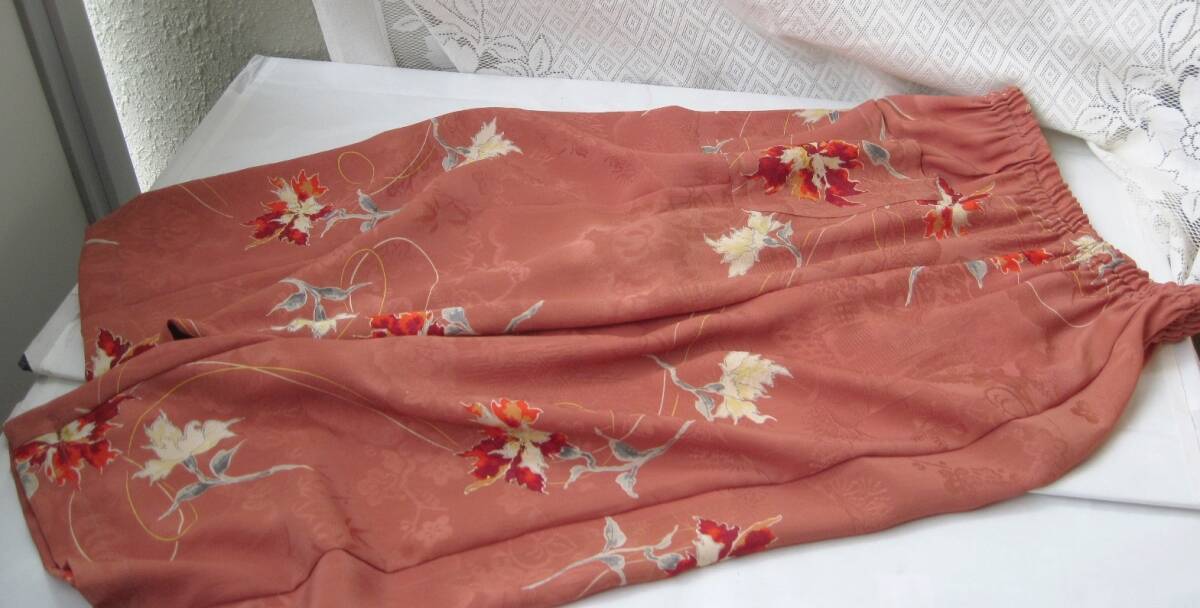 布乃言葉*・ワイドパンツ・アンティークの柔らかな錦紗から”~L～XXL（着物リメイク）絹シルク製の画像4