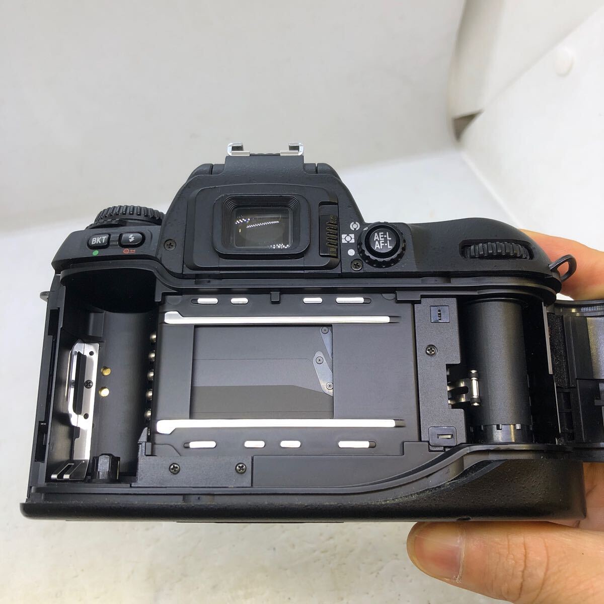 ◇ ニコン Nikon F80 一眼レフ フィルムカメラ ボディ ジャンク 1円〜_画像8