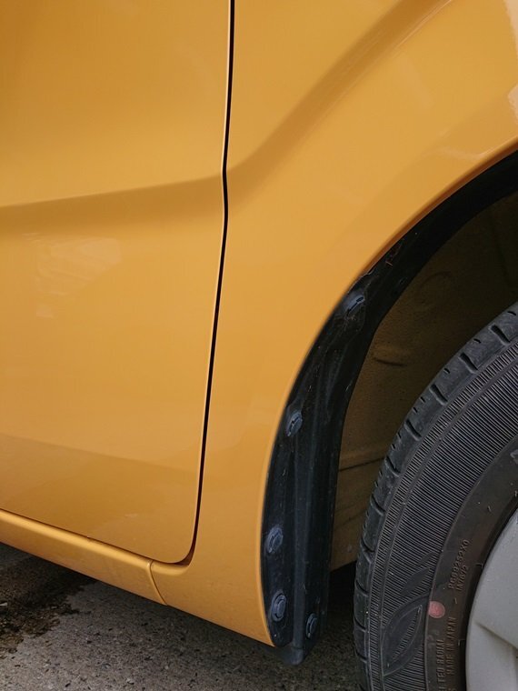 [psi] Suzuki MH85S Wagon R right fender ZWH yellow R2 year 