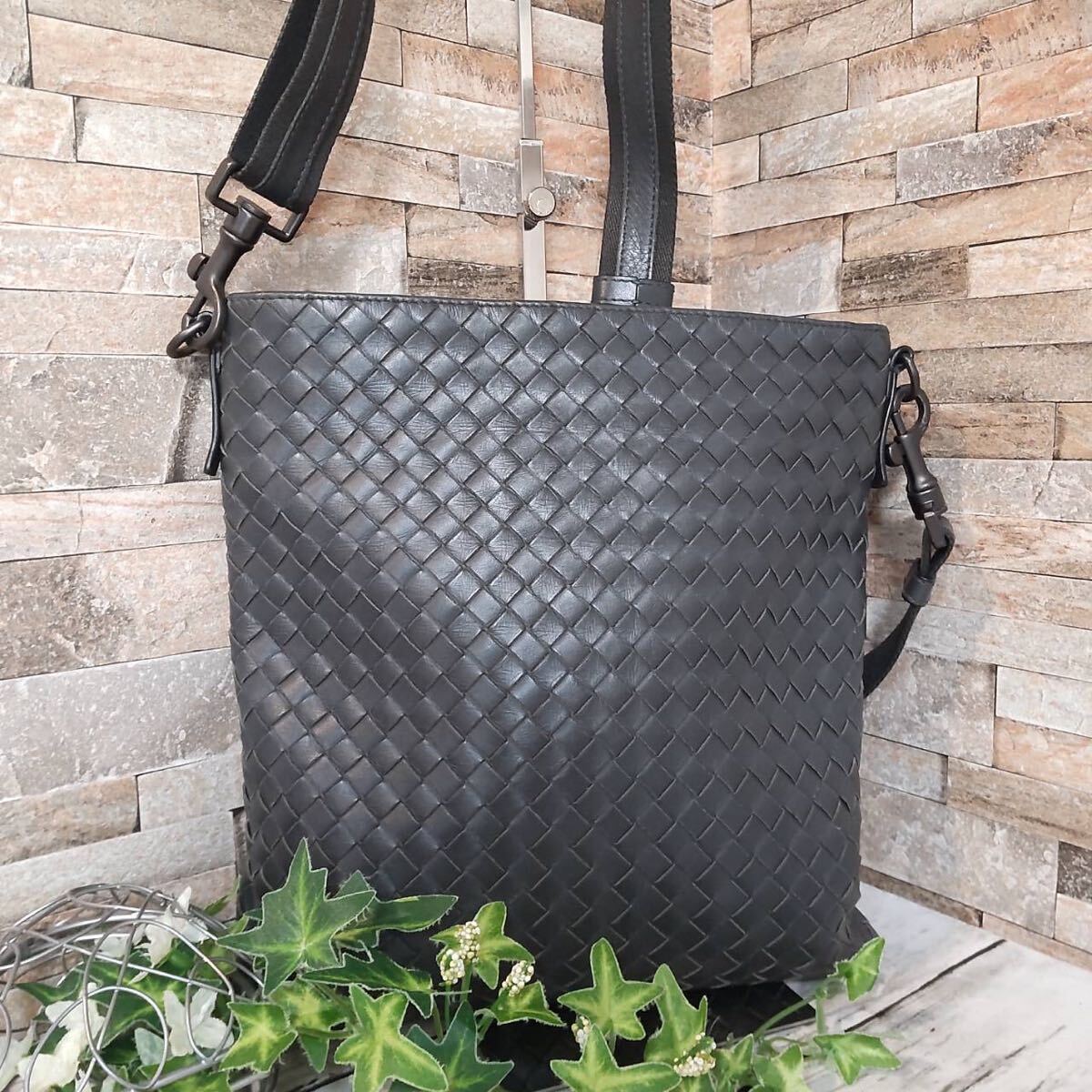 1円【未使用級！】BOTTEGA VENETA ボッテガヴェネタ クロスボディバッグ ショルダーバッグ レザー イントレチャート グレー系 メンズの画像1