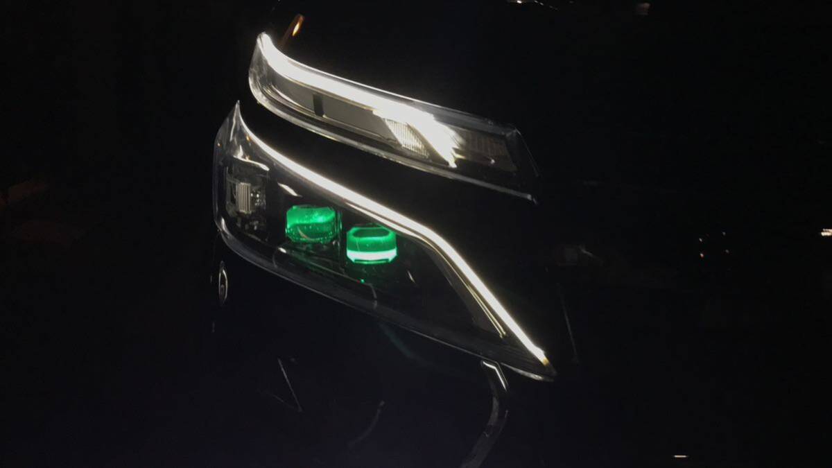 80ヴォクシー 後期　ヘッドライト加工RGB LED テープ流れるウィンカー_画像1