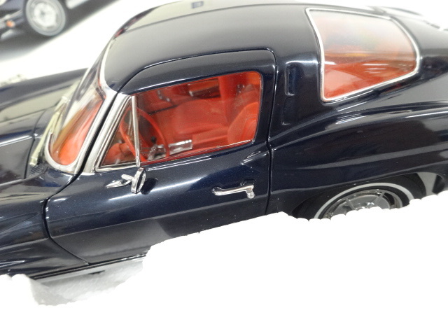 新品 未使用 AUTO art MILLENNIUM オートアート 1963 CHEVROLET CORVETTE STING RAY シボレー コルベット スティングレイ ブルー 青 1/18の画像3