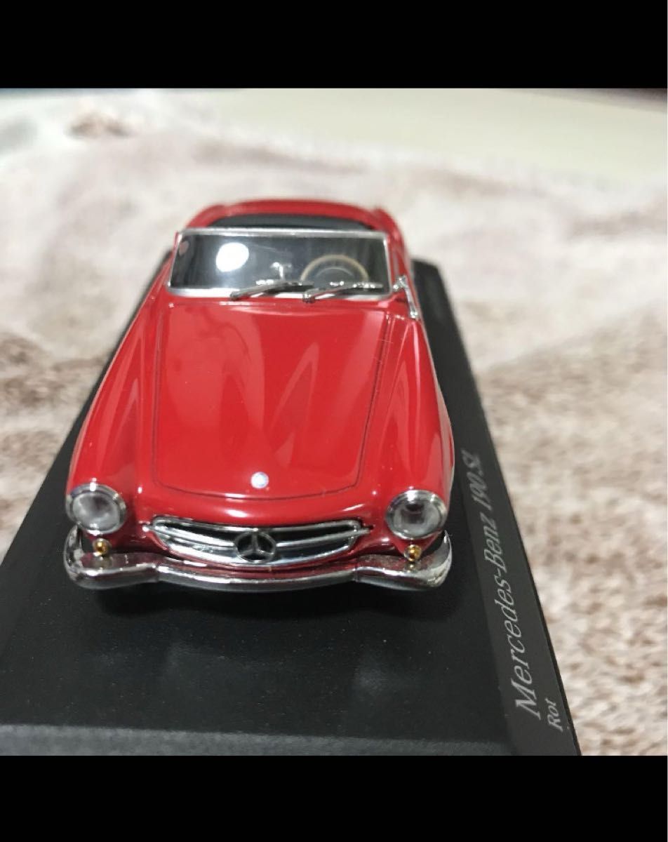 ミニチャンプス　Mercedes -Benz 190 SL ミニカー　レッド