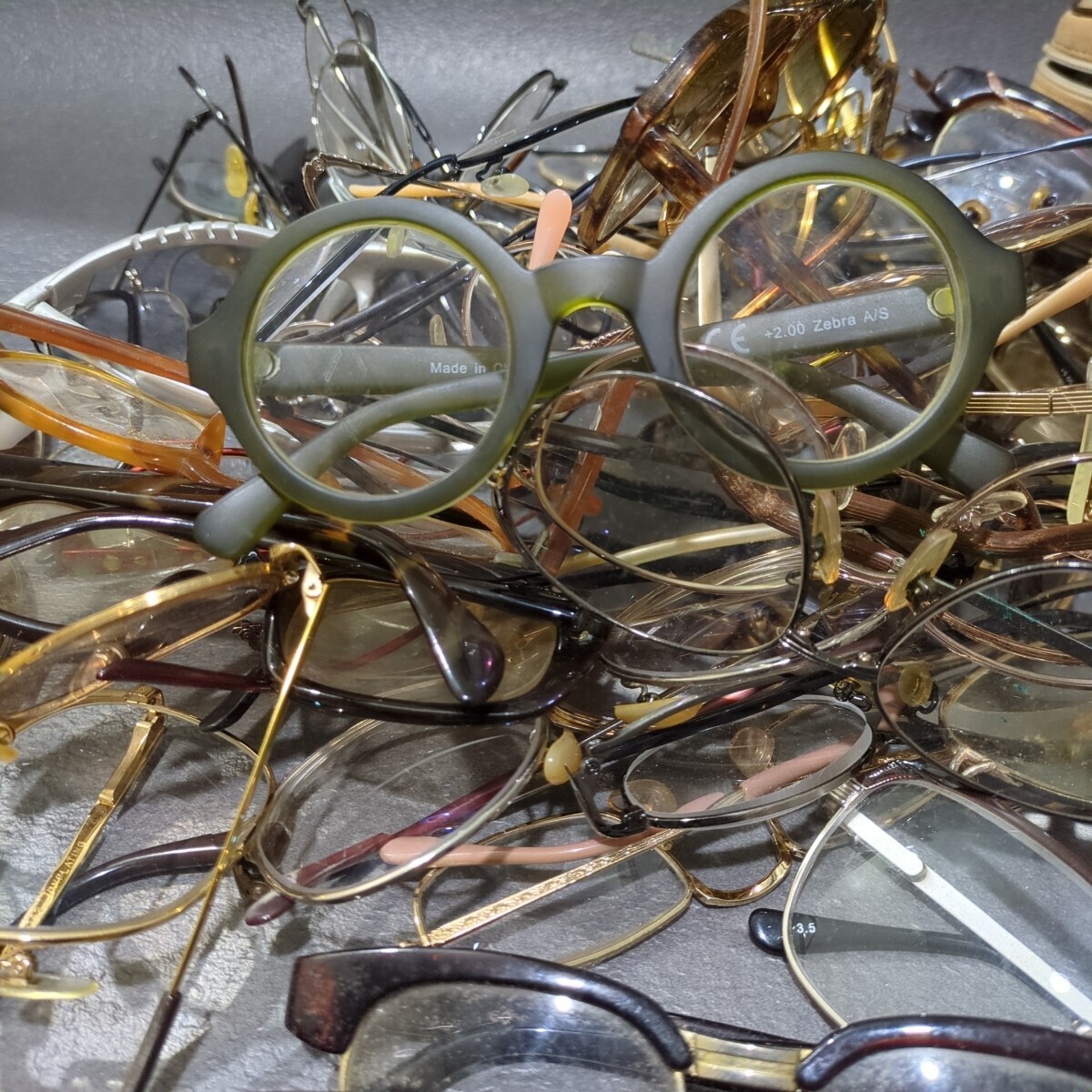 めがね まとめ 75本以上 サングラス 眼鏡 メガネ アイウェア BURBERRY イブサンローラン ysl ランセル レトロなど ジャンク 現状品の画像3