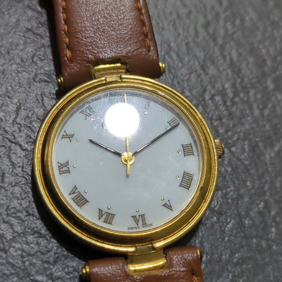 Christian Dior 腕時計 クォーツ クリスチャン ディオール メンズ ゴールド 白文字盤の画像3