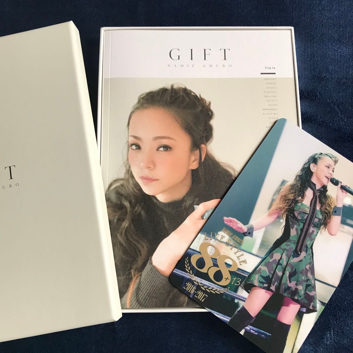 【美品】安室奈美恵 フォトブック GIFT(カムフラージュ 迷彩衣装 カード)