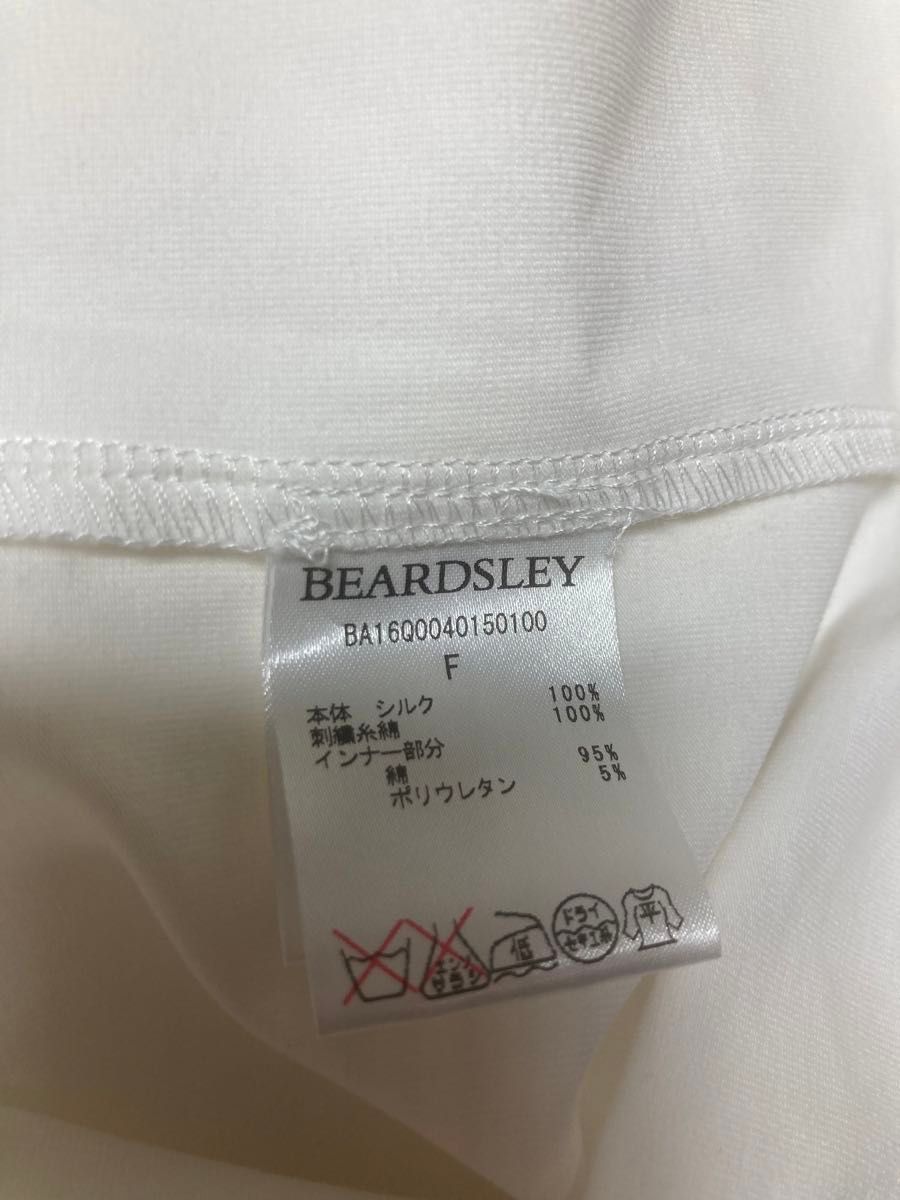 美品】BEARDSLEY ビアズリー 刺繍 カットソー ホワイト シルク 美品】BEARDSLEY ビアズリー 刺繍 カットソー ホワイト シルク