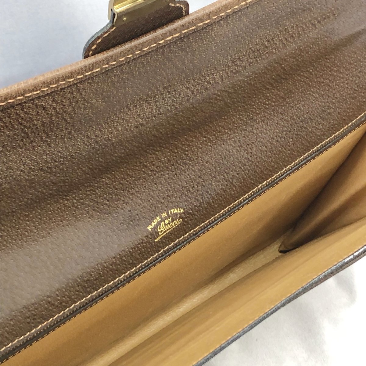 GUCCI グッチ オールドグッチ GG柄 クラッチバッグ セカンド バッグ 鞄 鍵 付き PVC レザー ブラウン系 ヴィンテージ ブランド 鞄の画像4