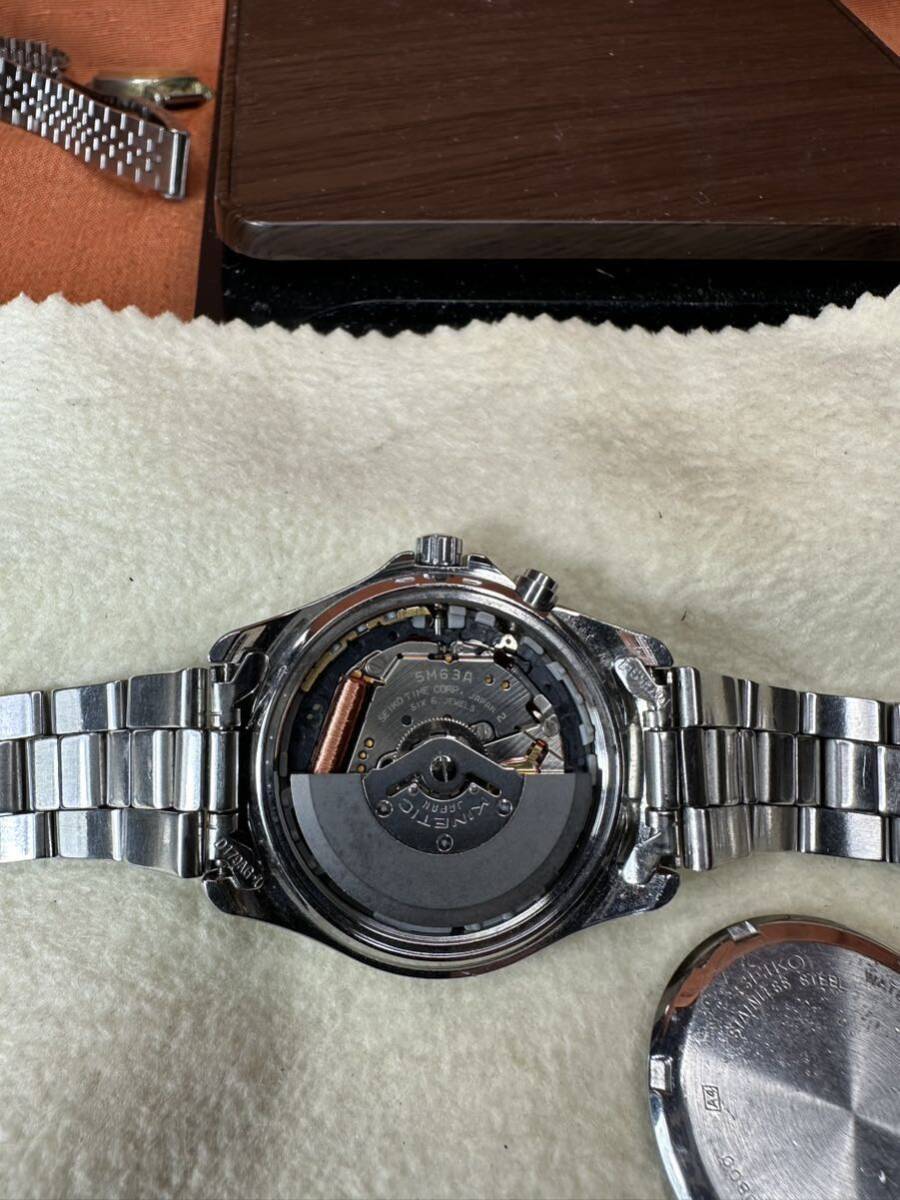 SEIKO セイコー KINETIC WATER RESISTANT10BAR 5M63-0B00 自動巻き発電式 デイデイト 3針 メンズ 腕時計 稼動 ジャンクの画像6