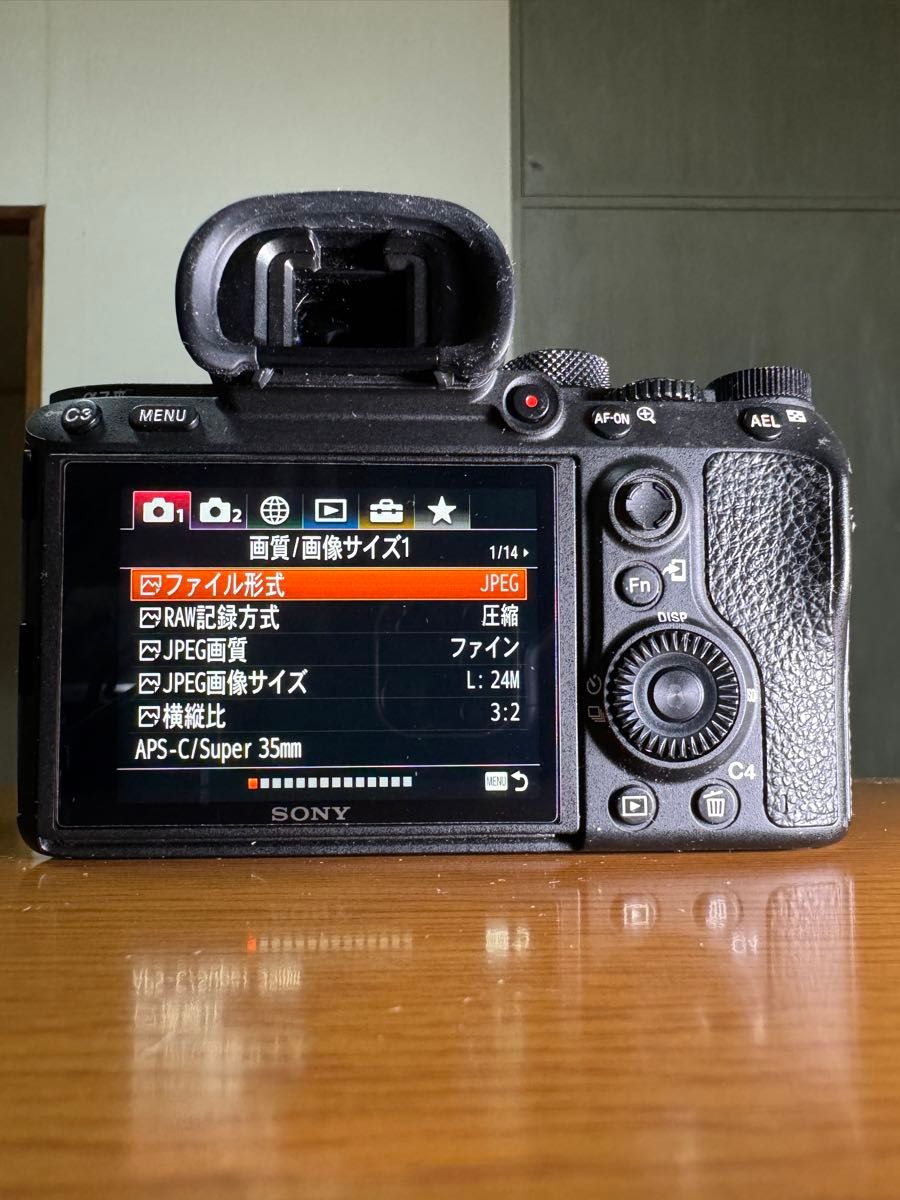 Sony a7iii ボディ & バッテリー1万円相当 