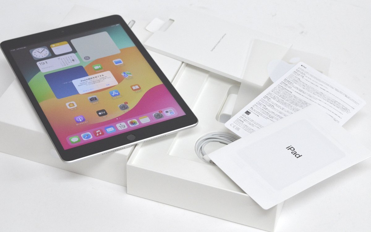 人気！iPad9 64GB 第9世代 シルバー MK2L3J/A Wi-Fi 10.2インチ 2021年秋モデル HXRKの画像1